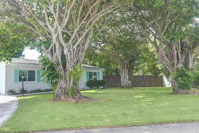 1133 7th Street Lake Park, FL 33403