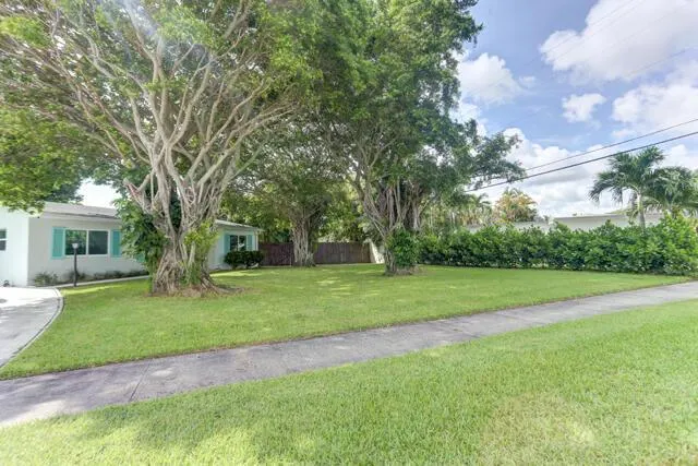 1133 7th Street Lake Park, FL 33403