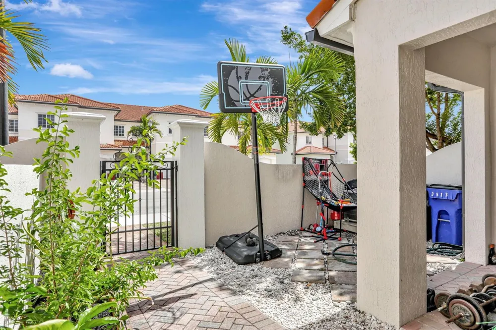 3513 NW 29TH COURT Lauderdale Lakes, FL 33311