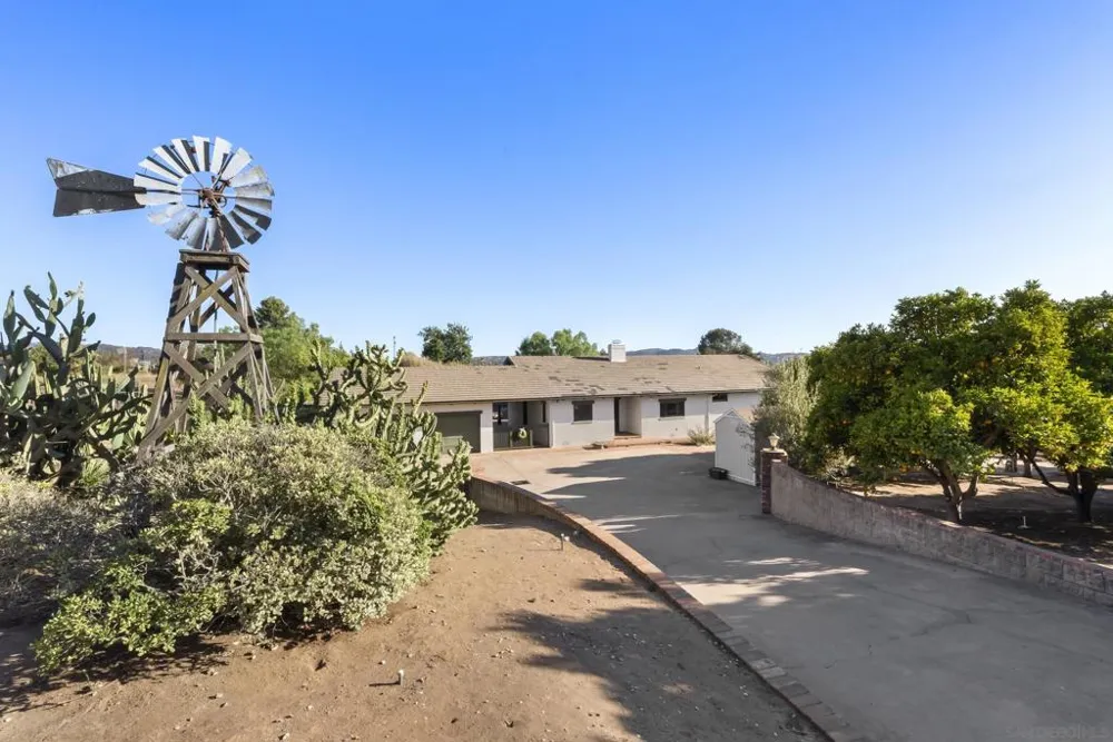 29481 Miller Valley Center, CA 92082