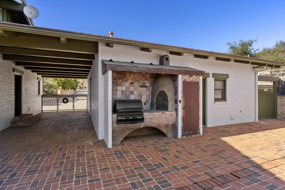 29481 Miller Valley Center, CA 92082
