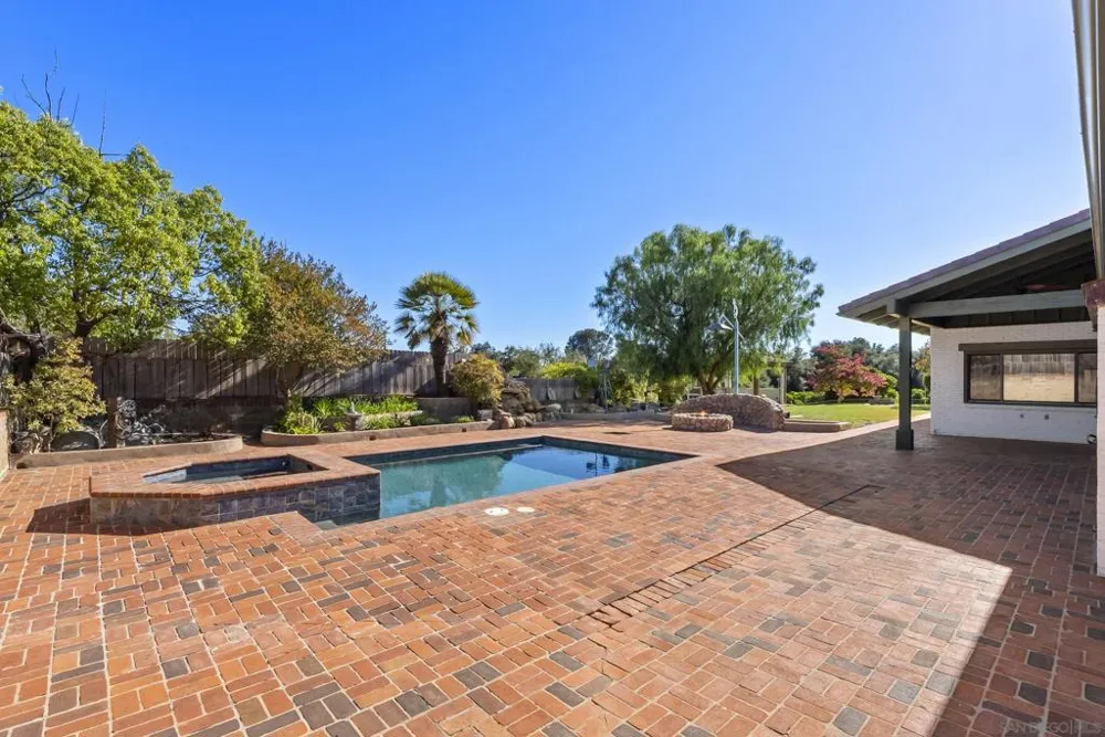 29481 Miller Valley Center, CA 92082