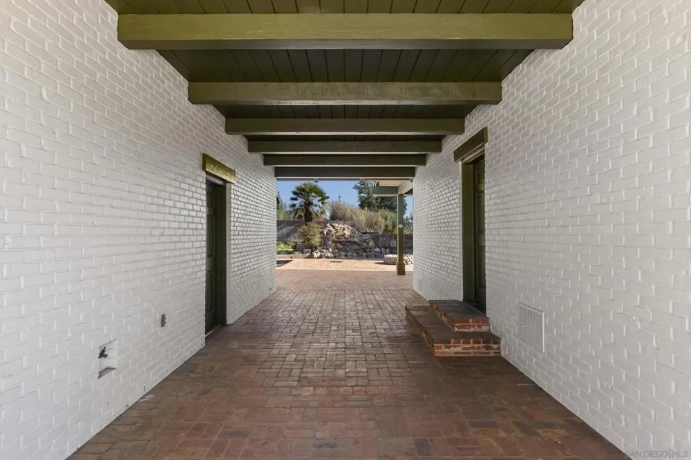29481 Miller Valley Center, CA 92082