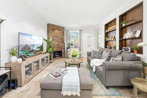 12366 Carmel Country Rd #207