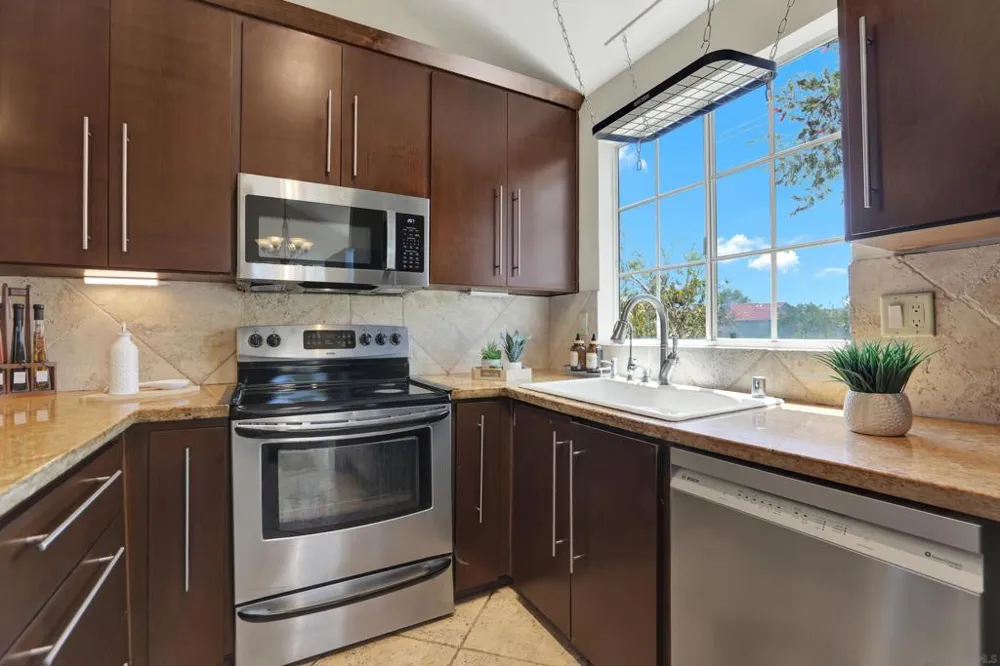 7250 Calle Cristobal #36 San Diego, CA 92126