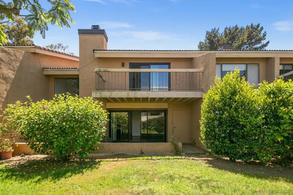 2538 Caminito Muirfield La Jolla, CA 92037
