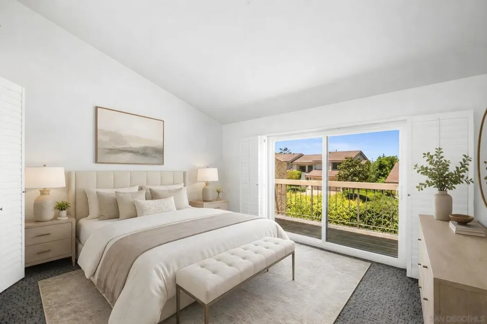 2538 Caminito Muirfield La Jolla, CA 92037