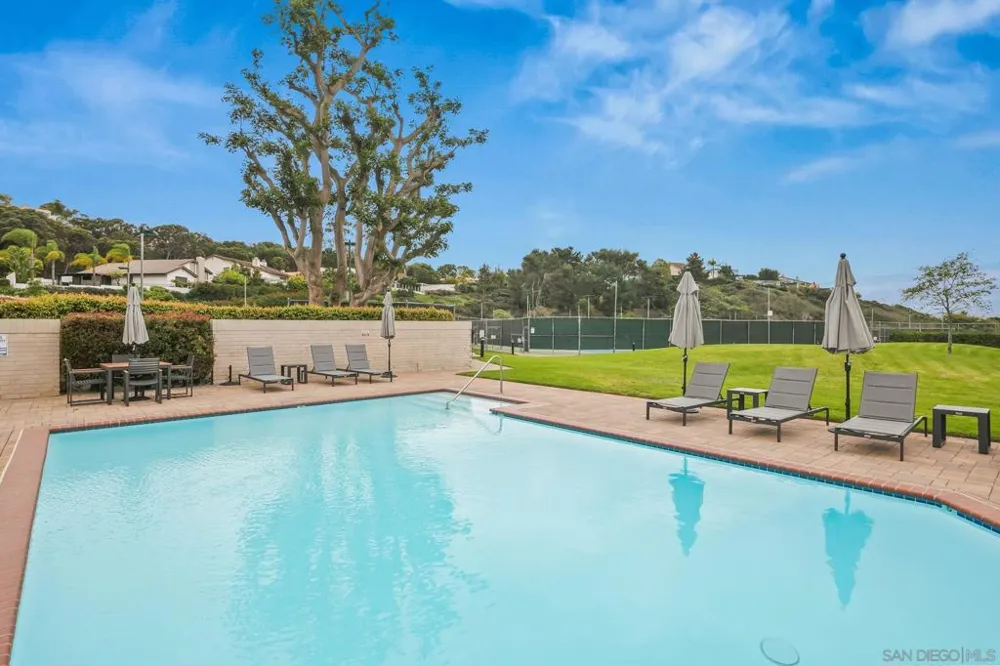 2538 Caminito Muirfield La Jolla, CA 92037