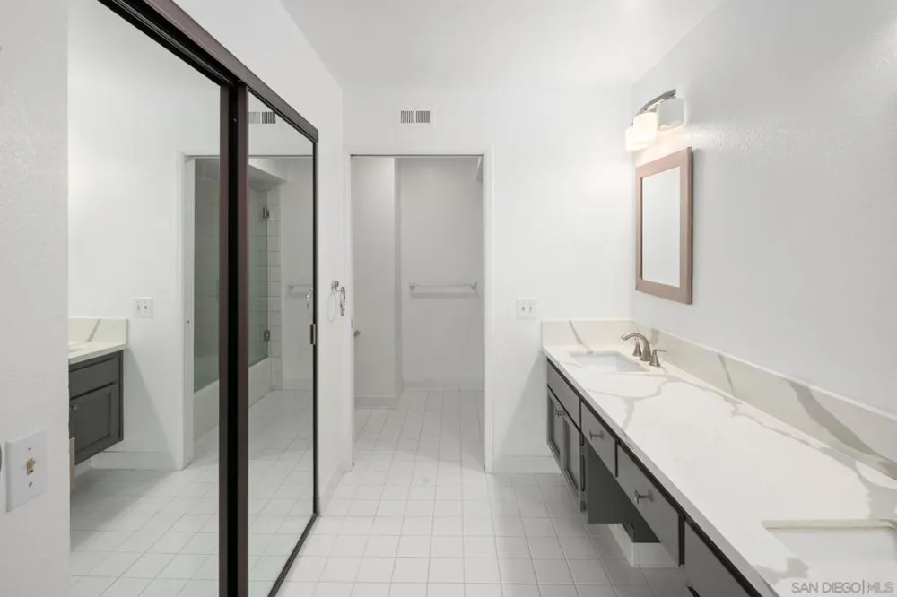 2538 Caminito Muirfield La Jolla, CA 92037