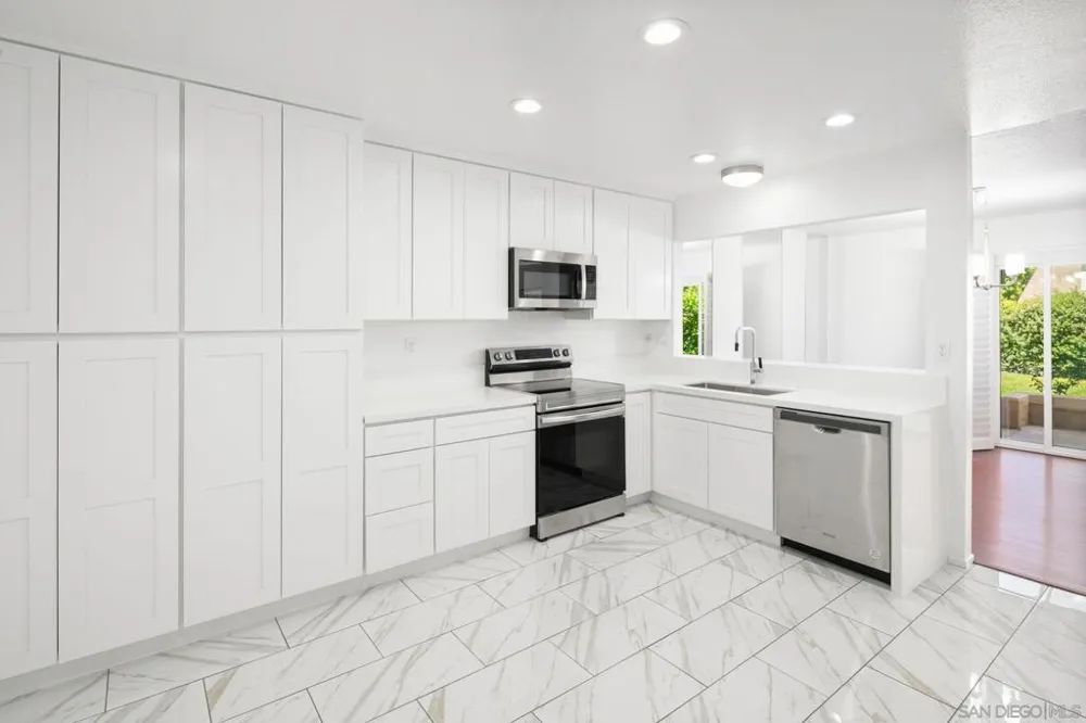 2538 Caminito Muirfield La Jolla, CA 92037