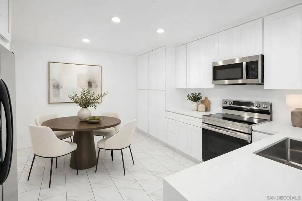 2538 Caminito Muirfield La Jolla, CA 92037