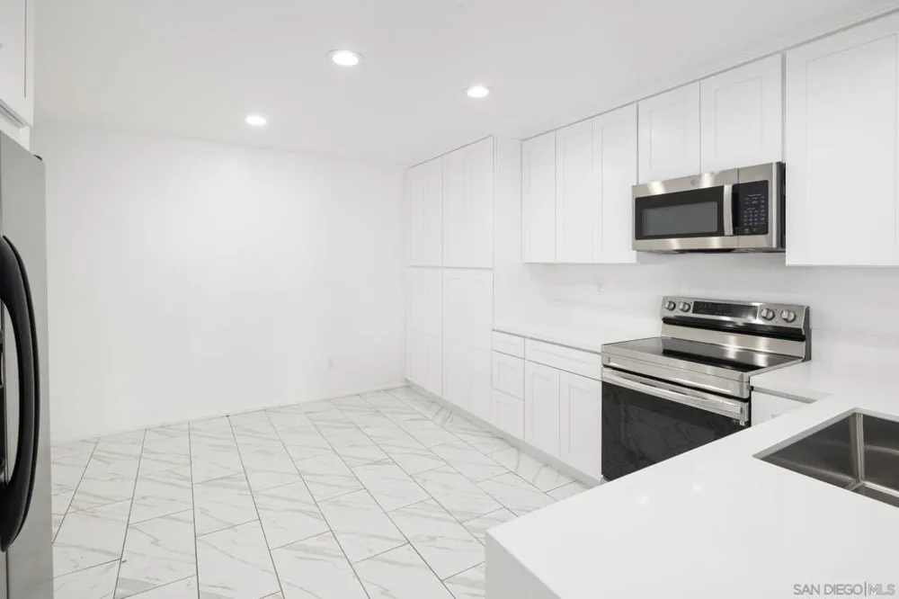 2538 Caminito Muirfield La Jolla, CA 92037