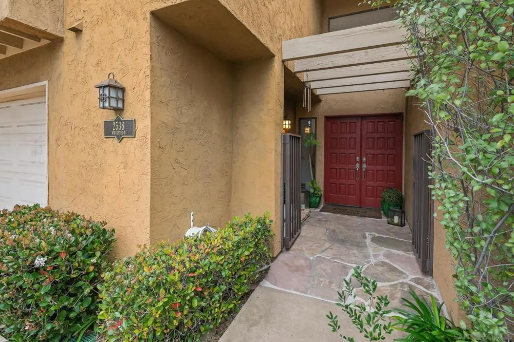 2538 Caminito Muirfield La Jolla, CA 92037