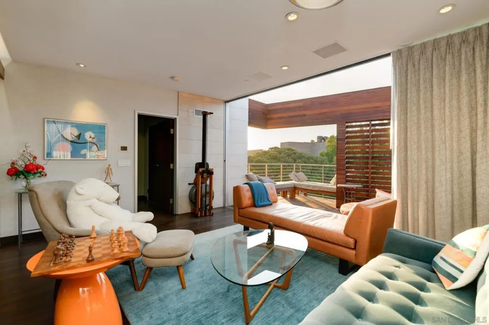 435 Ravina La Jolla, CA 92037