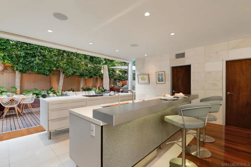 435 Ravina La Jolla, CA 92037
