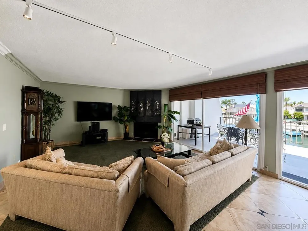 92 Antigua Coronado, CA 92118
