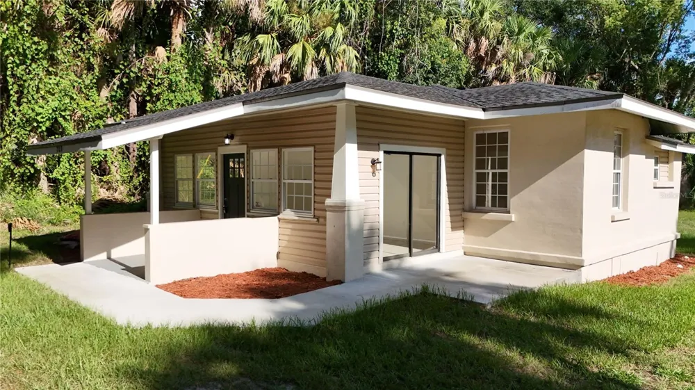709 S HIGHLAND STREET Mount Dora, FL 32757
