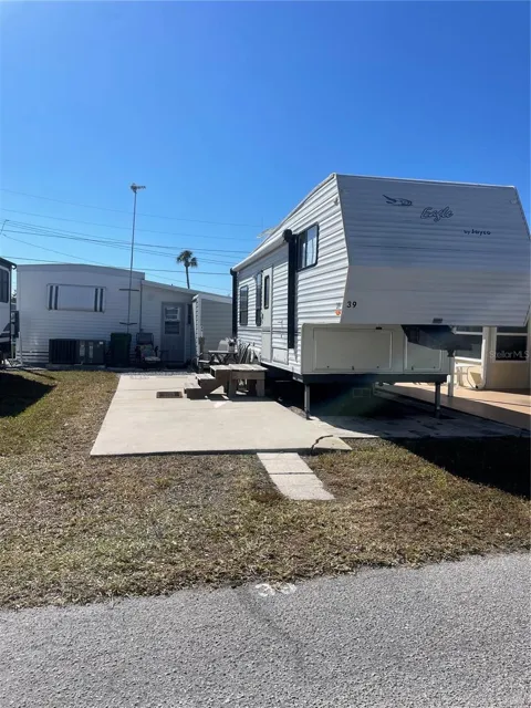 39 ILLINOIS STREET