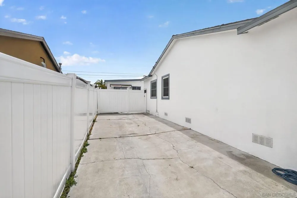 687 Arthur Ave Chula Vista, CA 91910