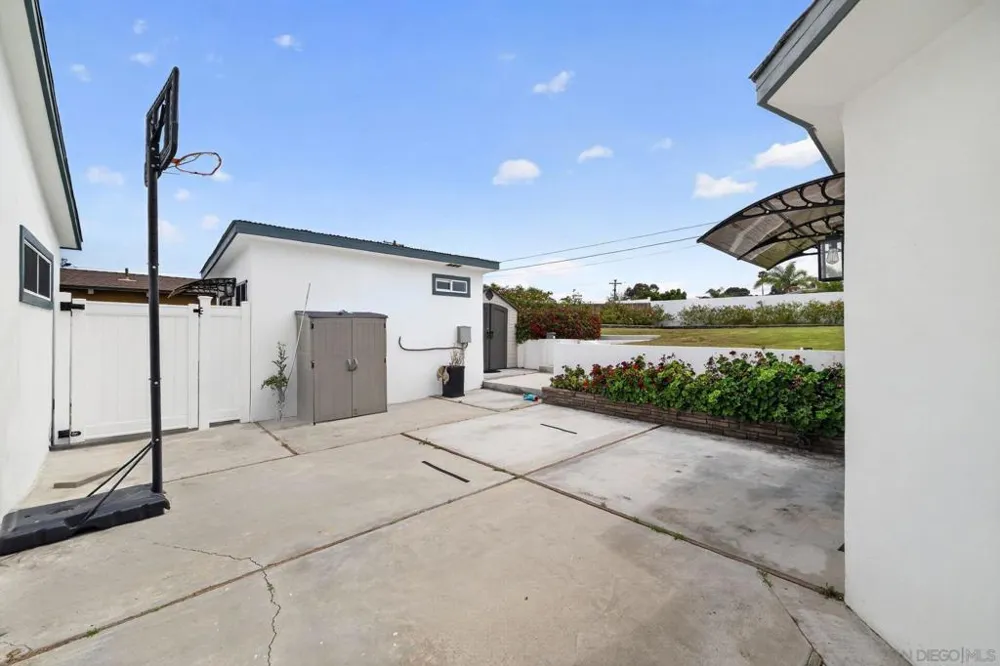 687 Arthur Ave Chula Vista, CA 91910