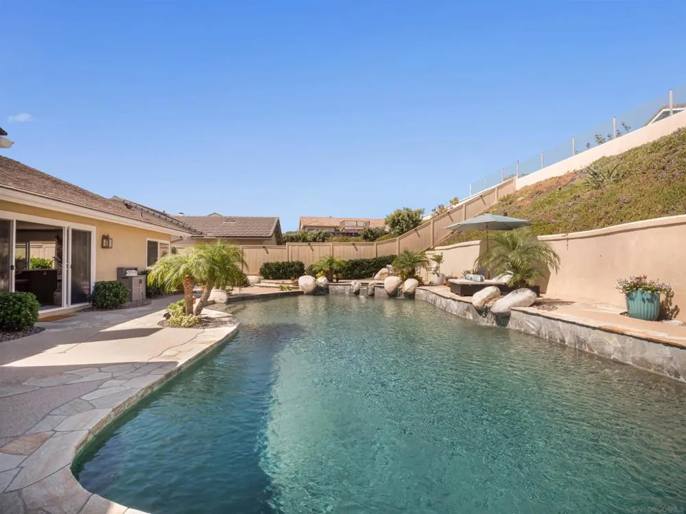 1022 Daisy Ave Carlsbad, CA 92011