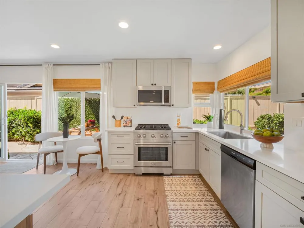 1022 Daisy Ave Carlsbad, CA 92011