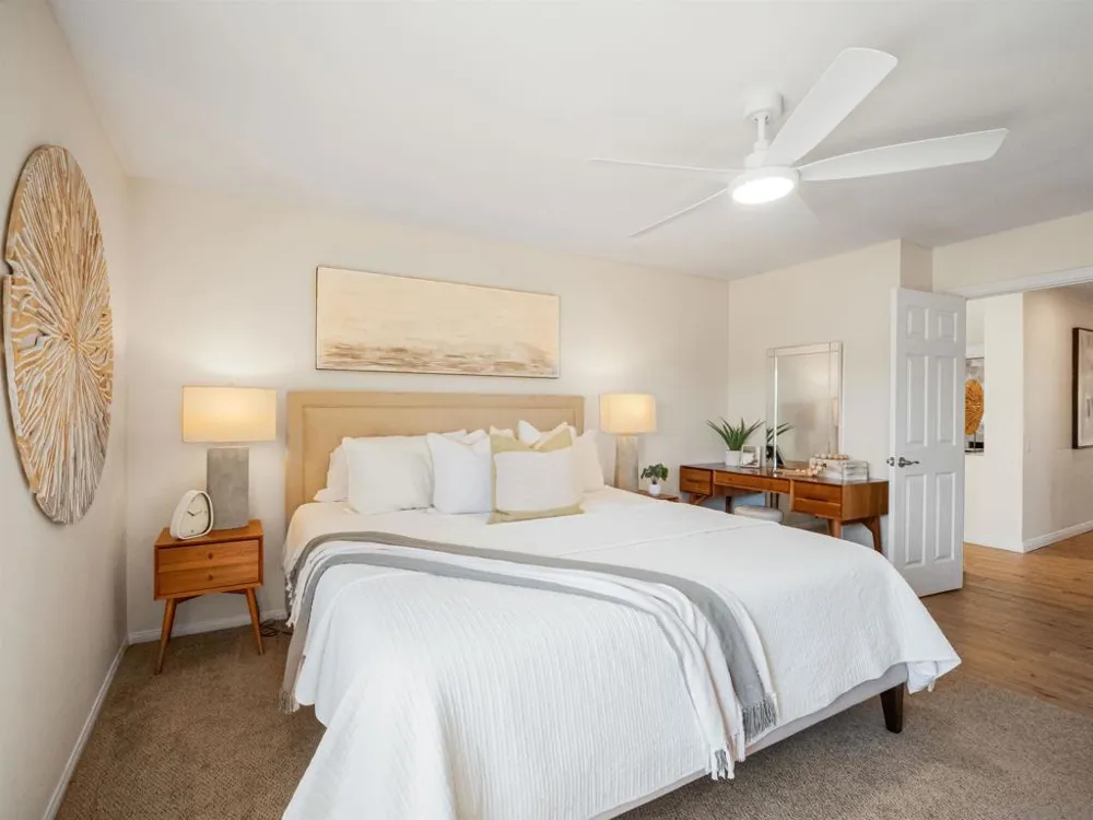 1022 Daisy Ave Carlsbad, CA 92011