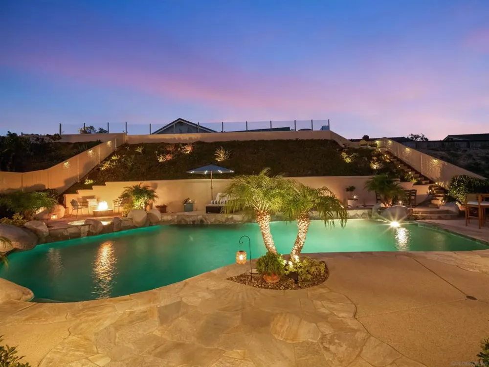1022 Daisy Ave Carlsbad, CA 92011