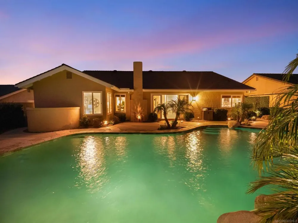 1022 Daisy Ave Carlsbad, CA 92011