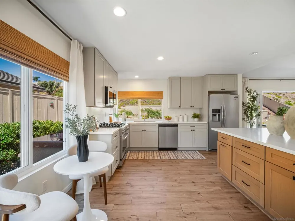 1022 Daisy Ave Carlsbad, CA 92011