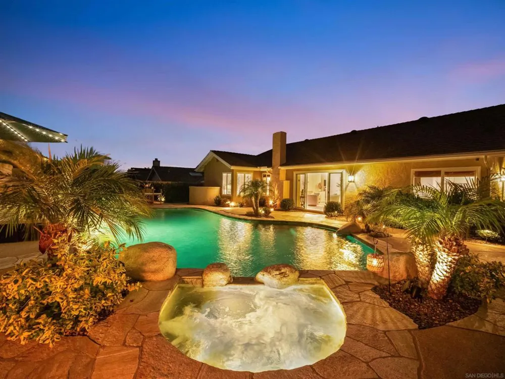 1022 Daisy Ave Carlsbad, CA 92011