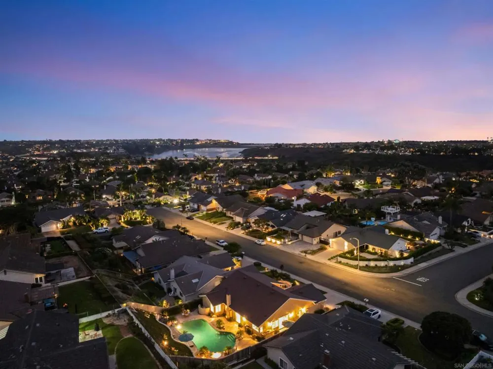 1022 Daisy Ave Carlsbad, CA 92011