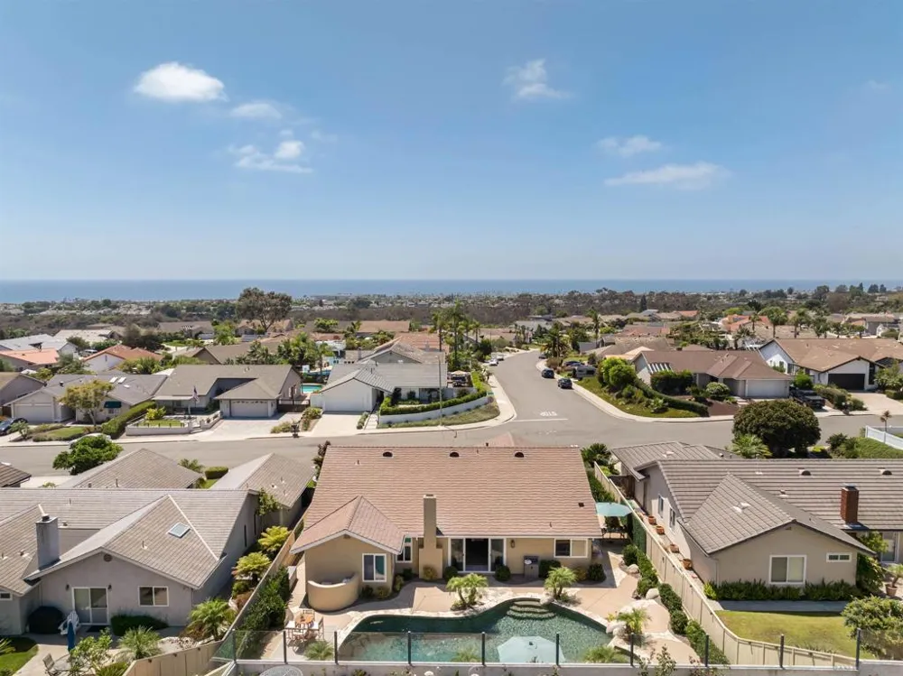 1022 Daisy Ave Carlsbad, CA 92011