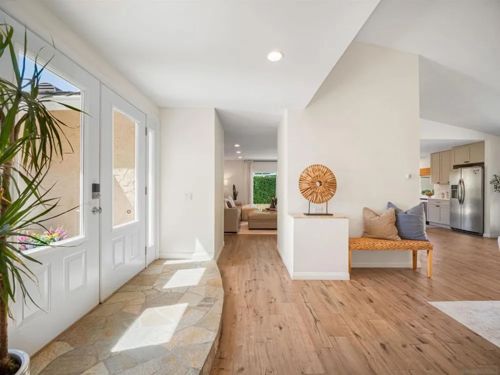 1022 Daisy Ave Carlsbad, CA 92011