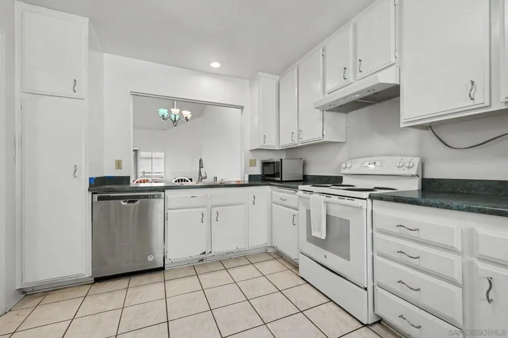 3145 Evening Way #C La Jolla, CA 92037
