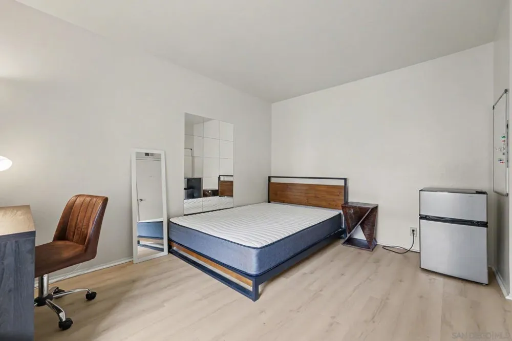 3145 Evening Way #C La Jolla, CA 92037