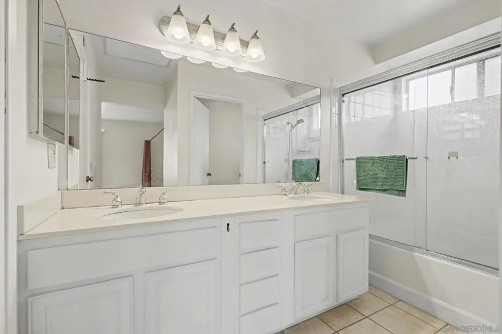 3145 Evening Way #C La Jolla, CA 92037