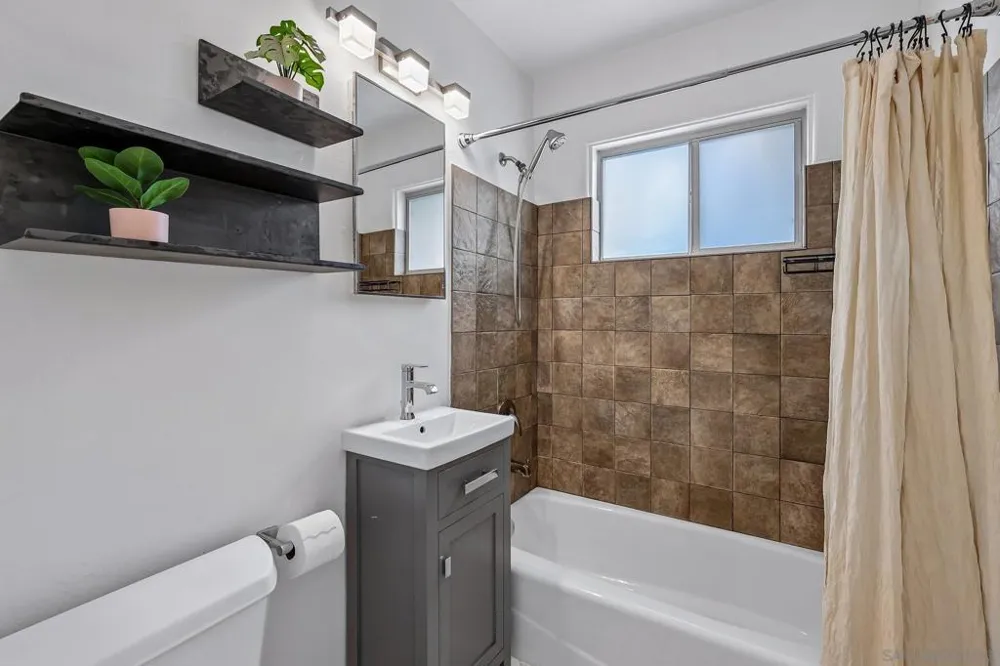 3542 Wawona Dr San Diego, CA 92106