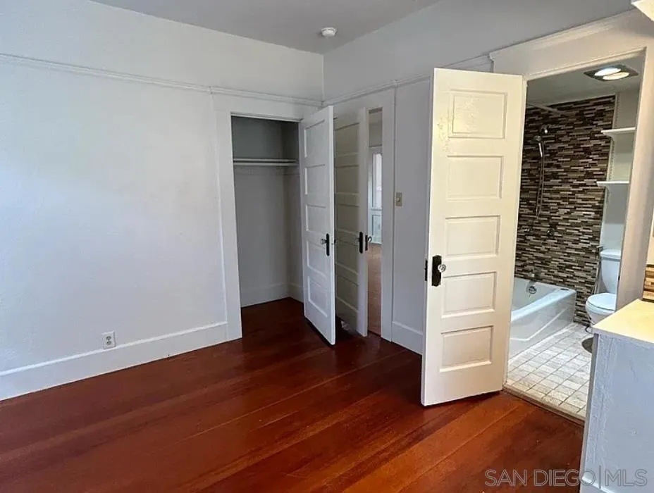 2220 Rosecrans Point Loma, CA 92106