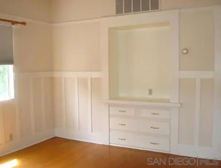 2220 Rosecrans Point Loma, CA 92106