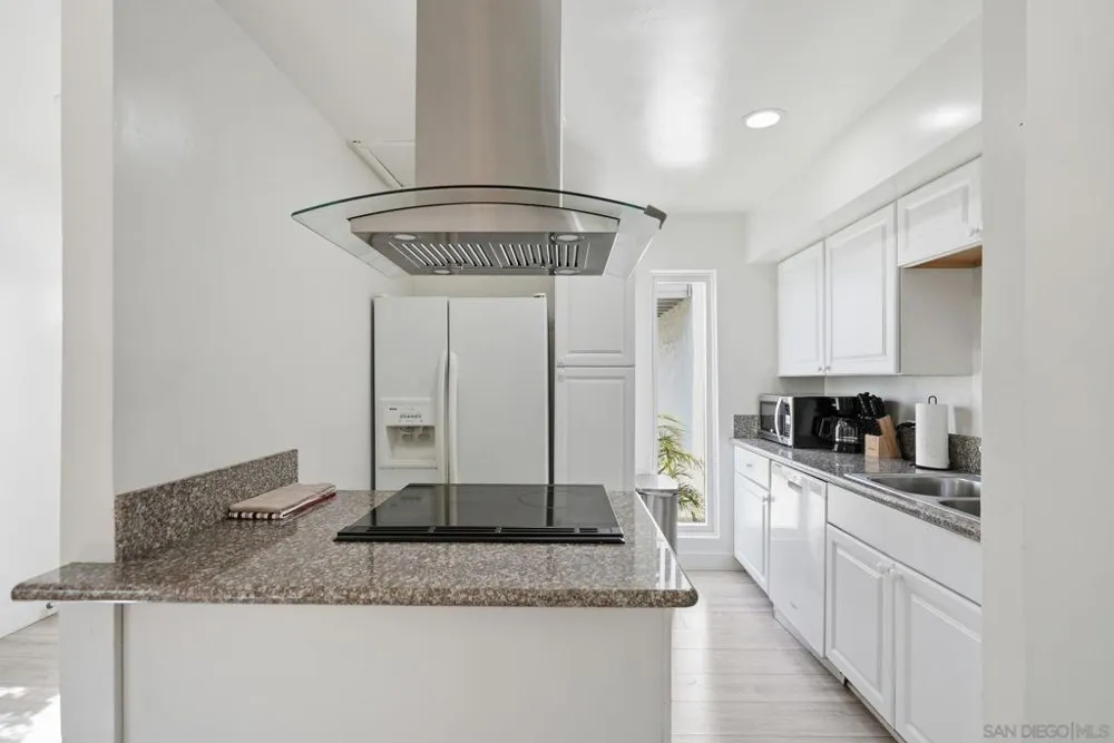 521 Arenas St La Jolla, CA 92037