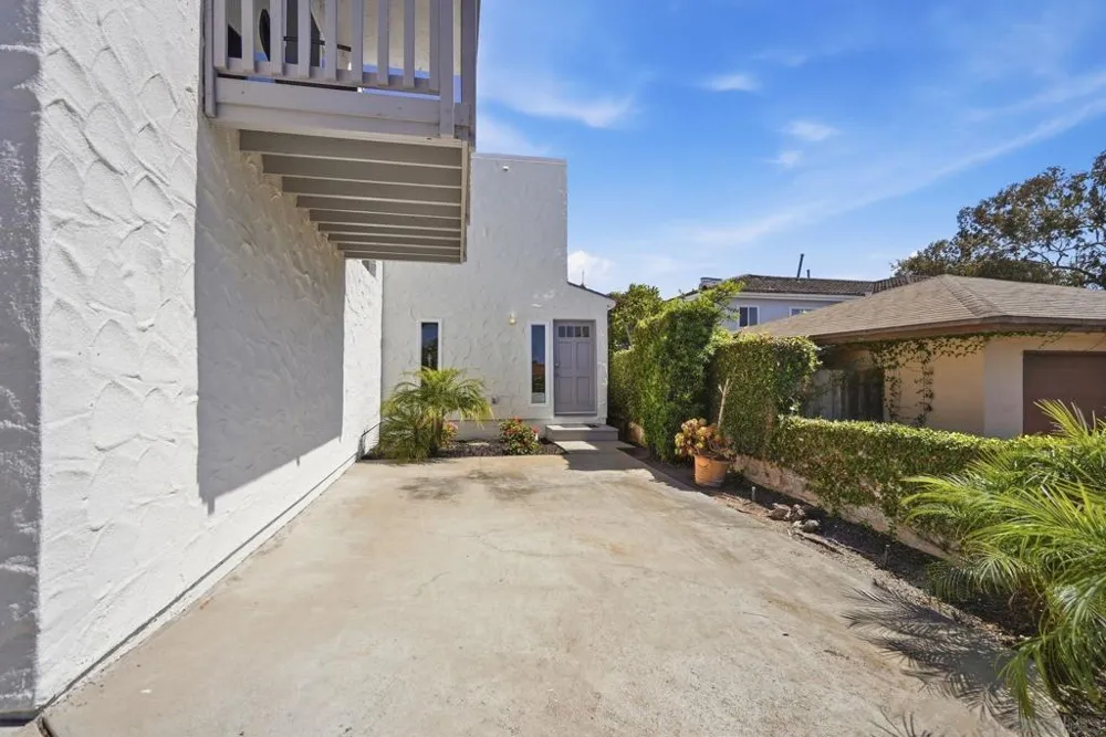 521 Arenas St La Jolla, CA 92037
