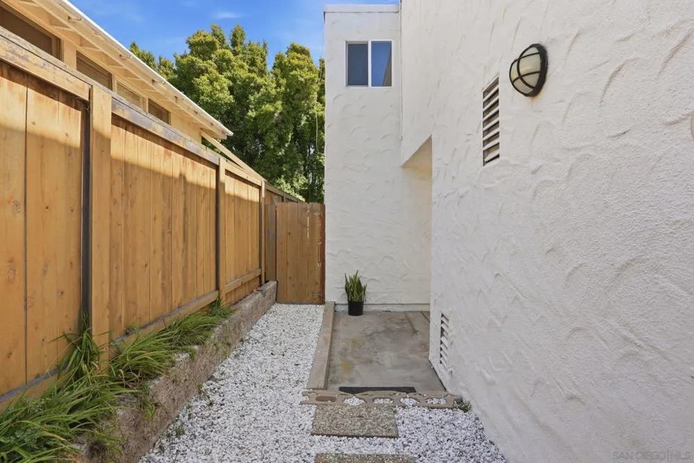 521 Arenas St La Jolla, CA 92037