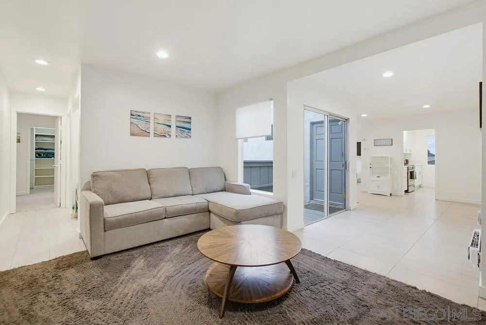 521 Arenas St La Jolla, CA 92037