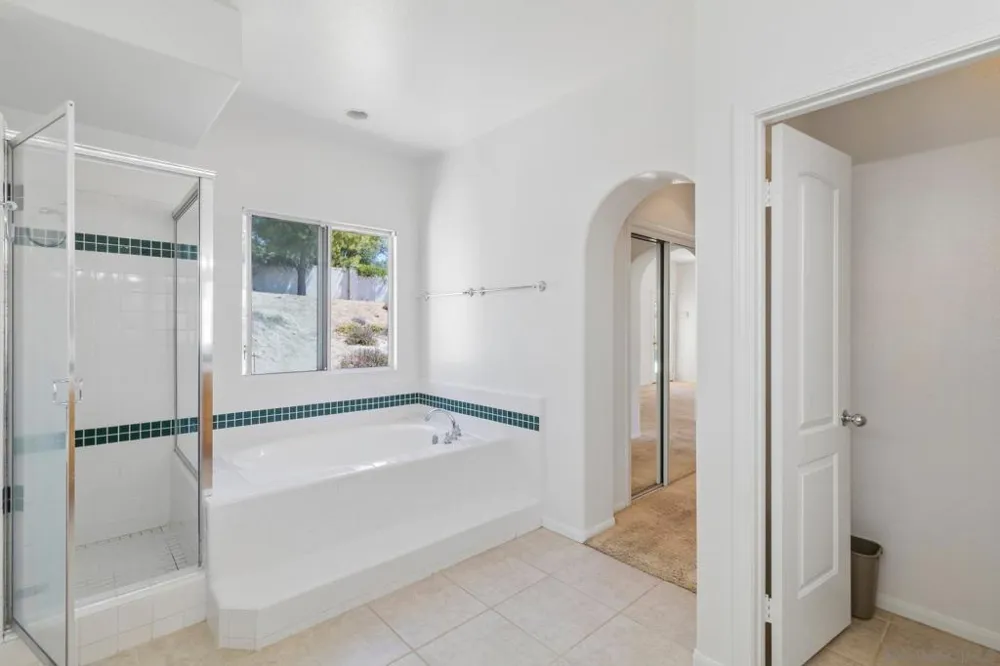 29081 Fruitvale Valley Center, CA 92082