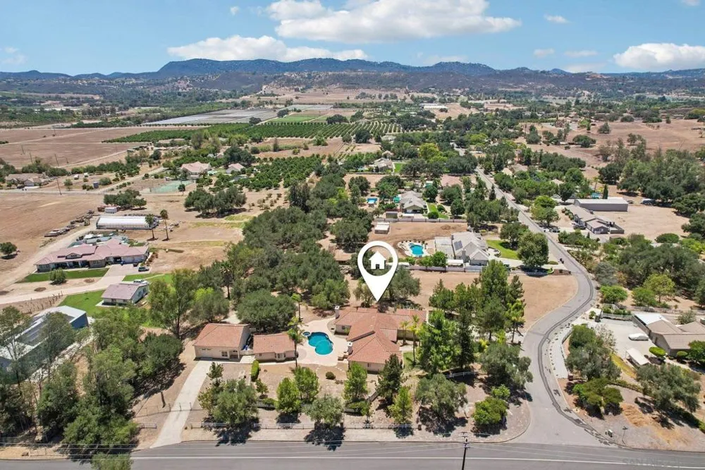 29081 Fruitvale Valley Center, CA 92082
