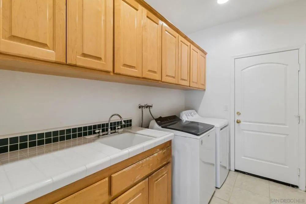 29081 Fruitvale Valley Center, CA 92082