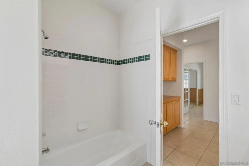 29081 Fruitvale Valley Center, CA 92082