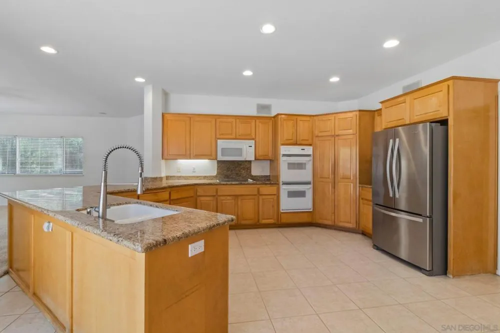 29081 Fruitvale Valley Center, CA 92082