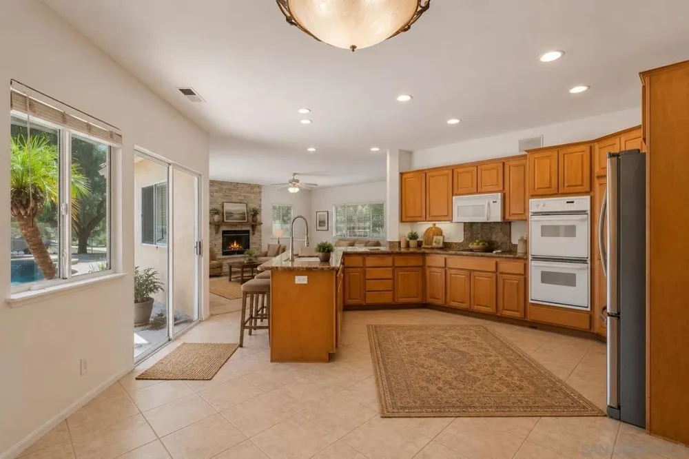 29081 Fruitvale Valley Center, CA 92082